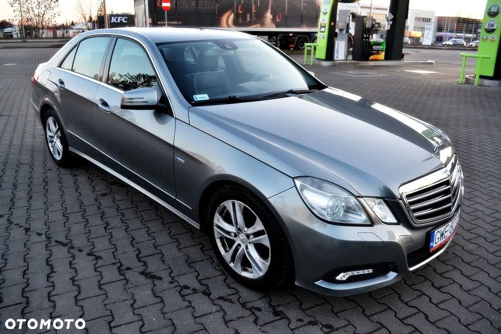 Mercedes-Benz Klasa E 350 CDI DPF 4Matic BlueEFFICIENCY 7G-TRONIC Avantgarde - 2