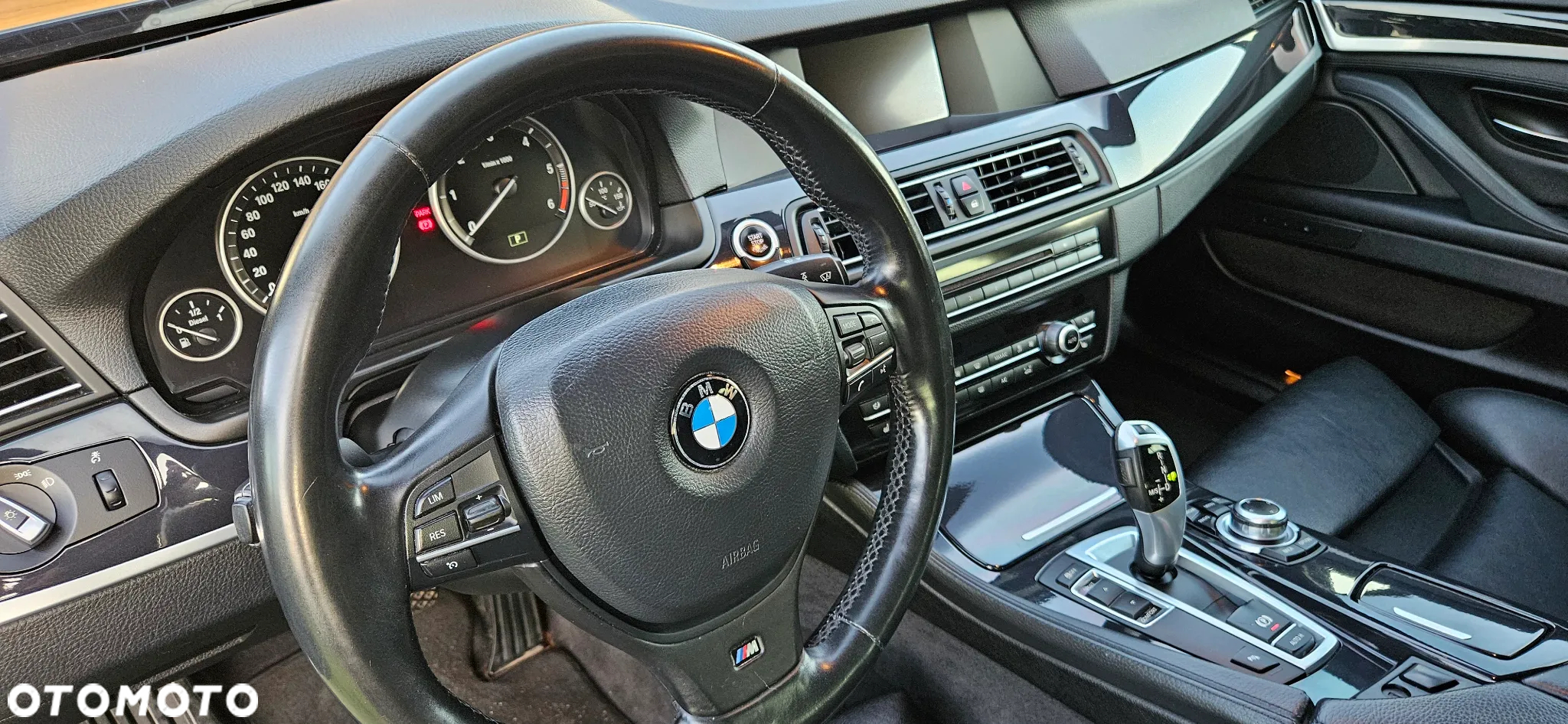 BMW Seria 5 520d - 28