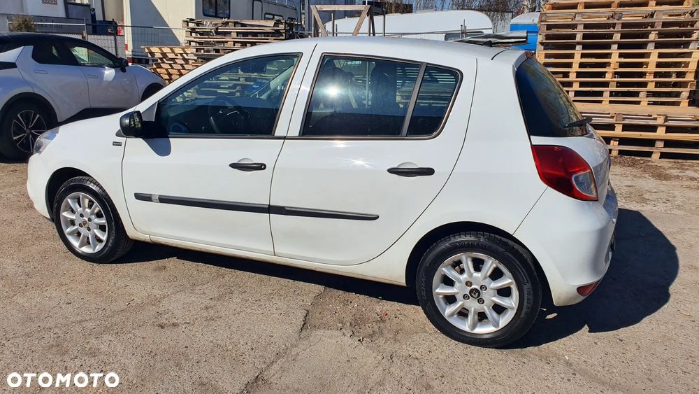 Renault Clio 1.2 16V 75 Expression - 17