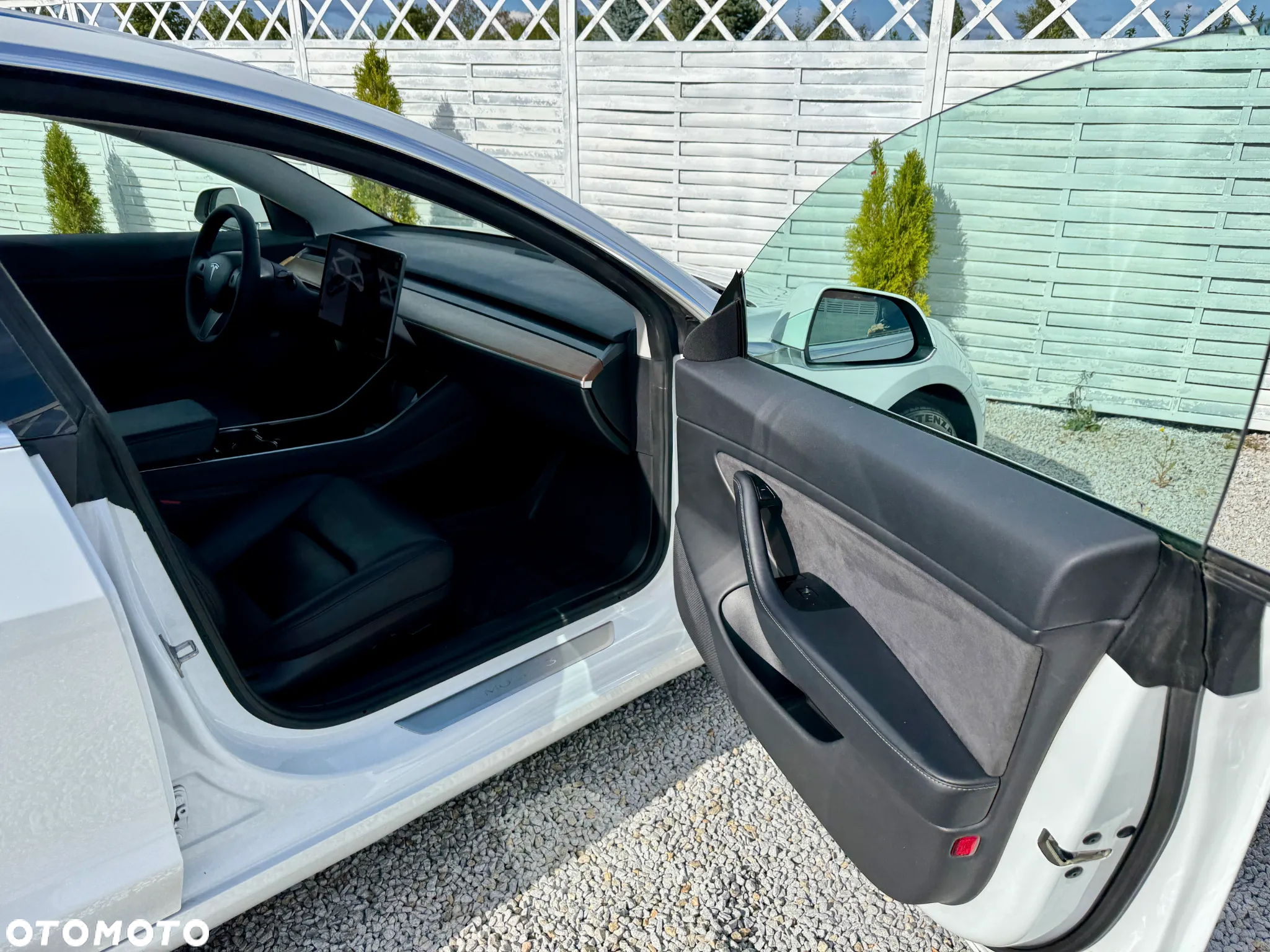 Tesla Model 3 Langstreckenbatterie Allradantrieb Dual Motor - 33