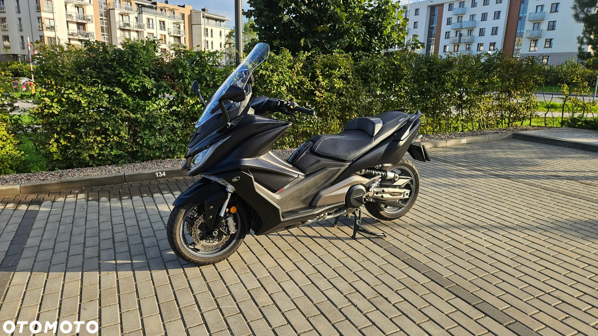 Kymco AK 550 - 8
