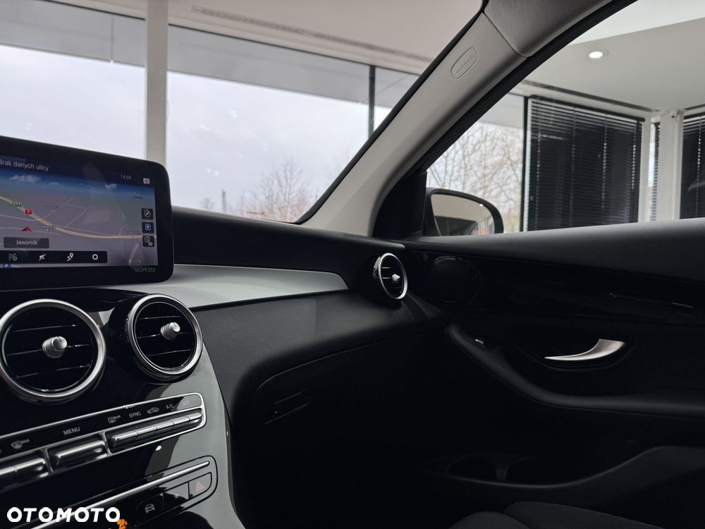 Mercedes-Benz GLC - 26