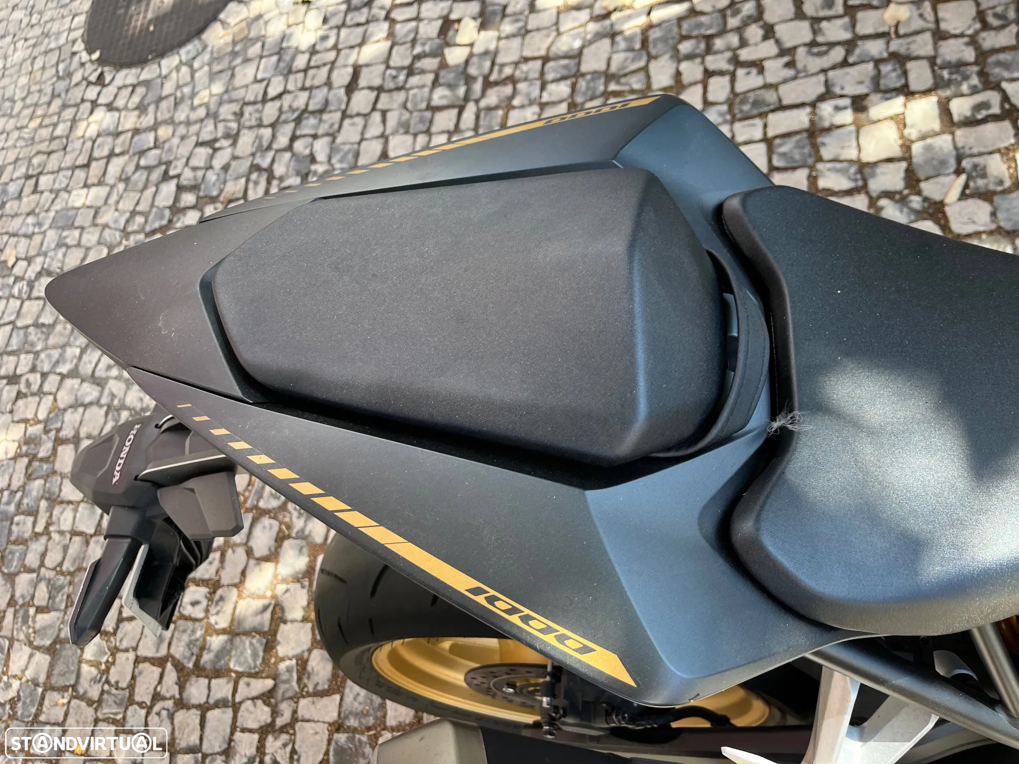 Honda Hornet CB 1000 SP - 11
