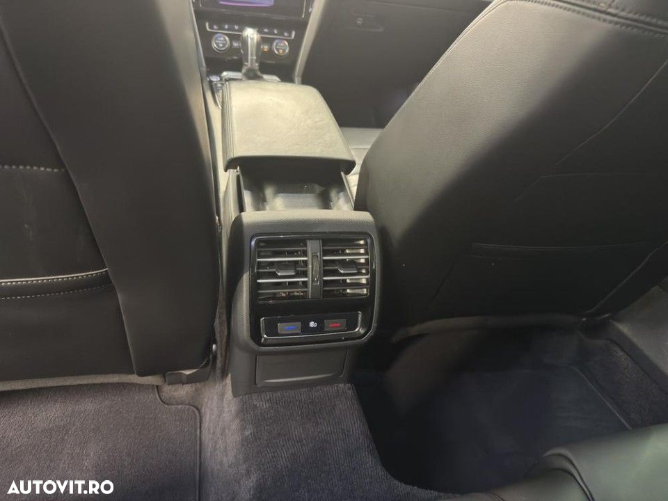 Volkswagen Passat - 20