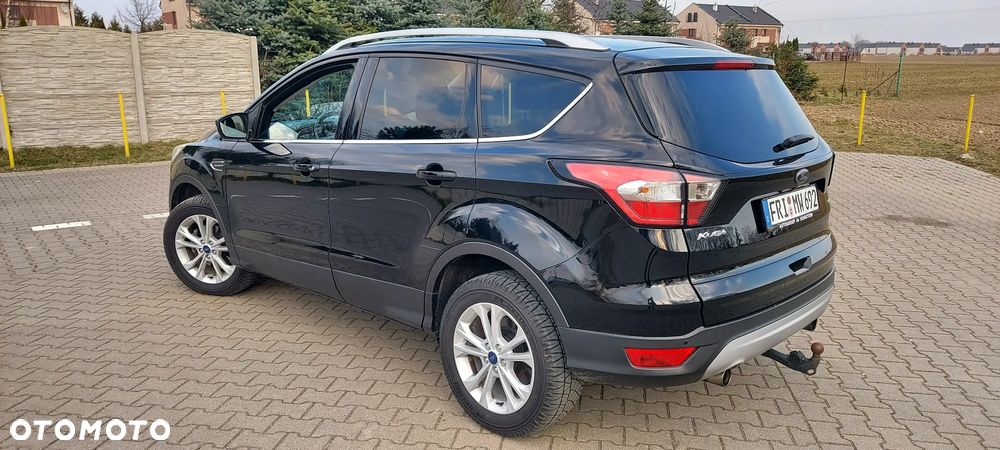 Ford Kuga 1.5 EcoBoost 2x4 Titanium - 4
