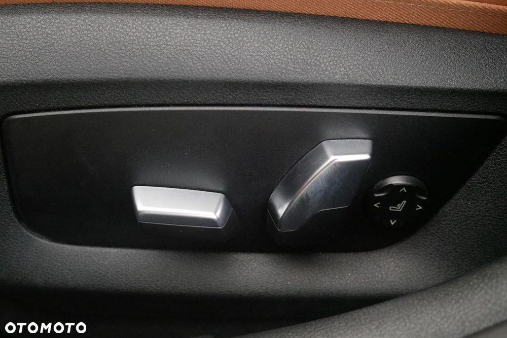 BMW Seria 5 520d xDrive - 34