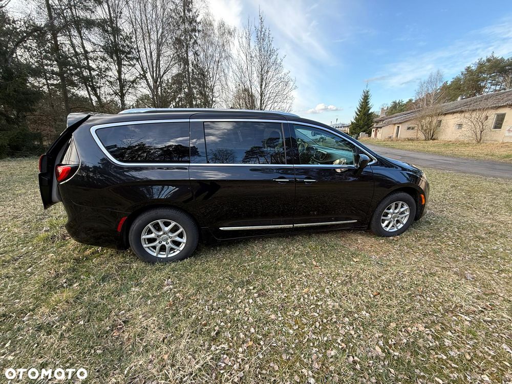 Chrysler Pacifica - 7