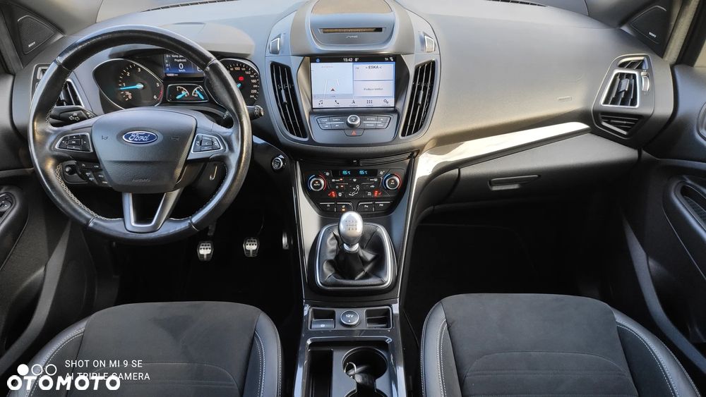 Ford Kuga 2.0 TDCi 4x4 ST-Line - 6