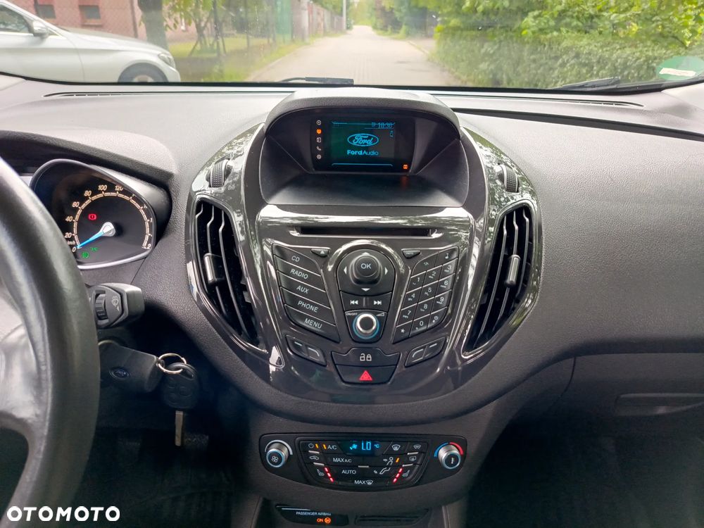 Ford Tourneo Courier 1.0 EcoBoost Titanium - 27