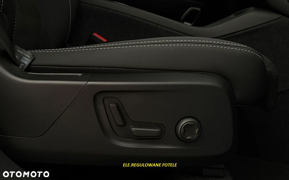 Volvo XC 40 B4 B AWD DKG Plus Dark - 12