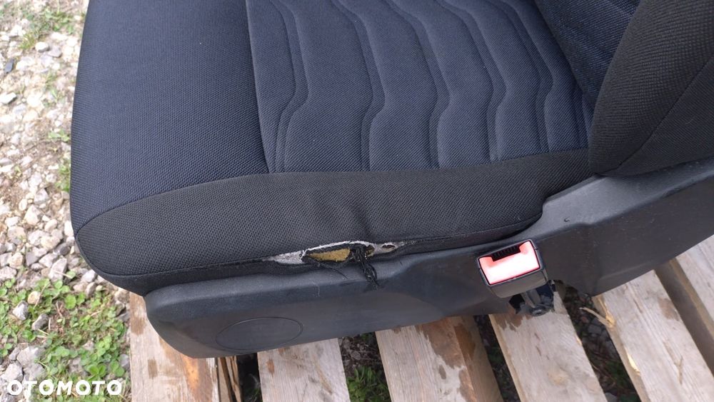 FOTEL KIEROWCY PNEUMATYCZNY EUROPA POMPOWANY IVECO DAILY 01- NO 126/181 - 2