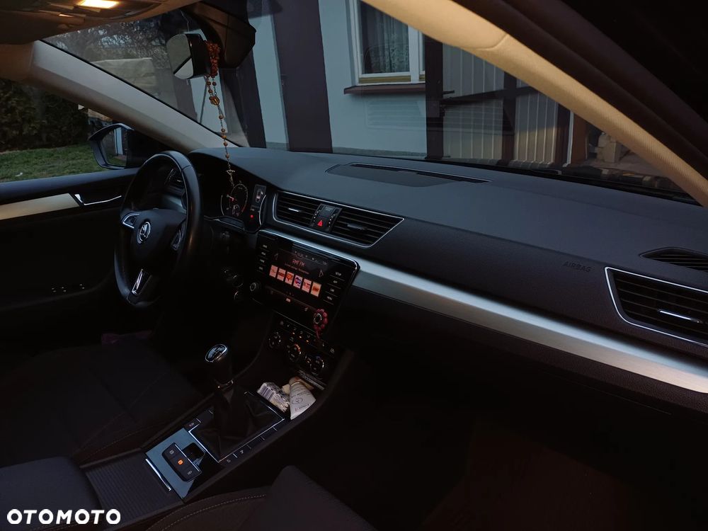 Skoda Superb 2.0 TDI Ambition - 34