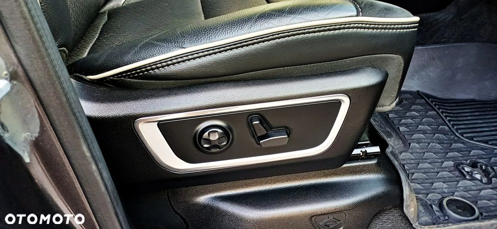 Dodge RAM 5.7 4x4 - 22