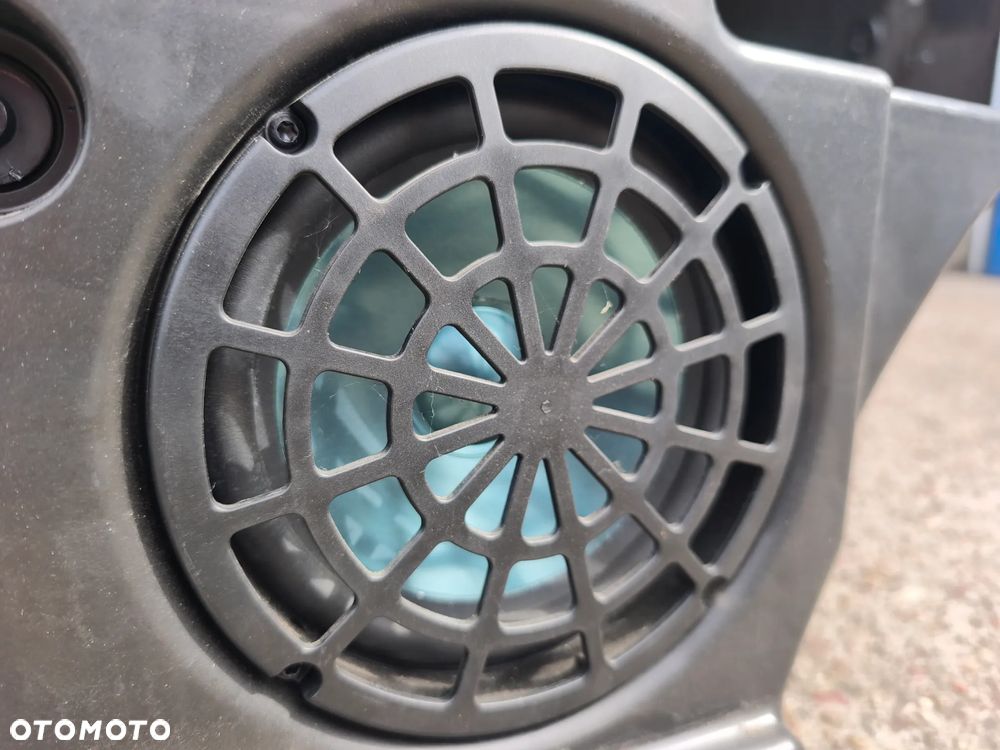 Głośnik Subwoofer HARMAN KARDON A2048202502 Mercedes W204 - 2
