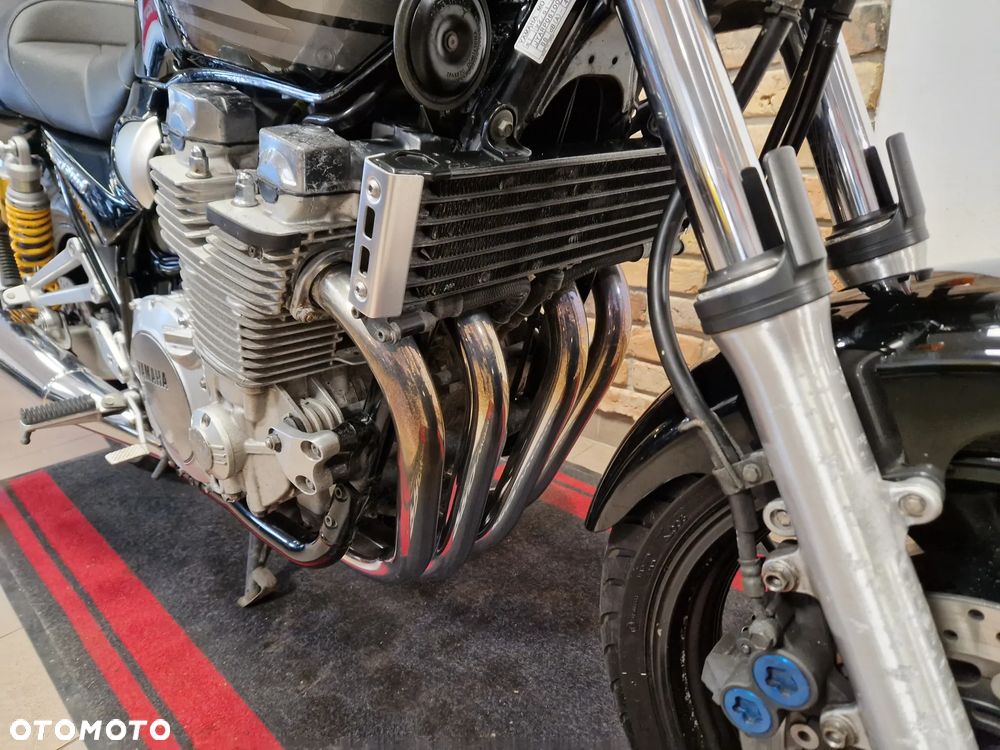 Yamaha XJR - 36