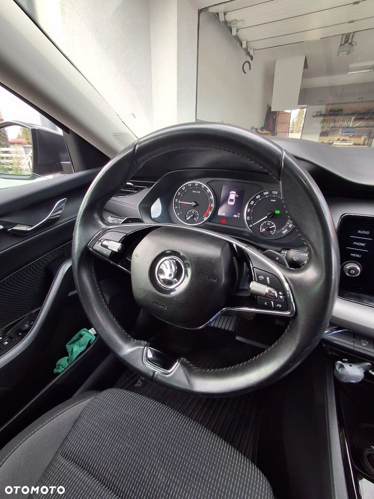 Skoda Octavia 2.0 TDI Ambition DSG - 17