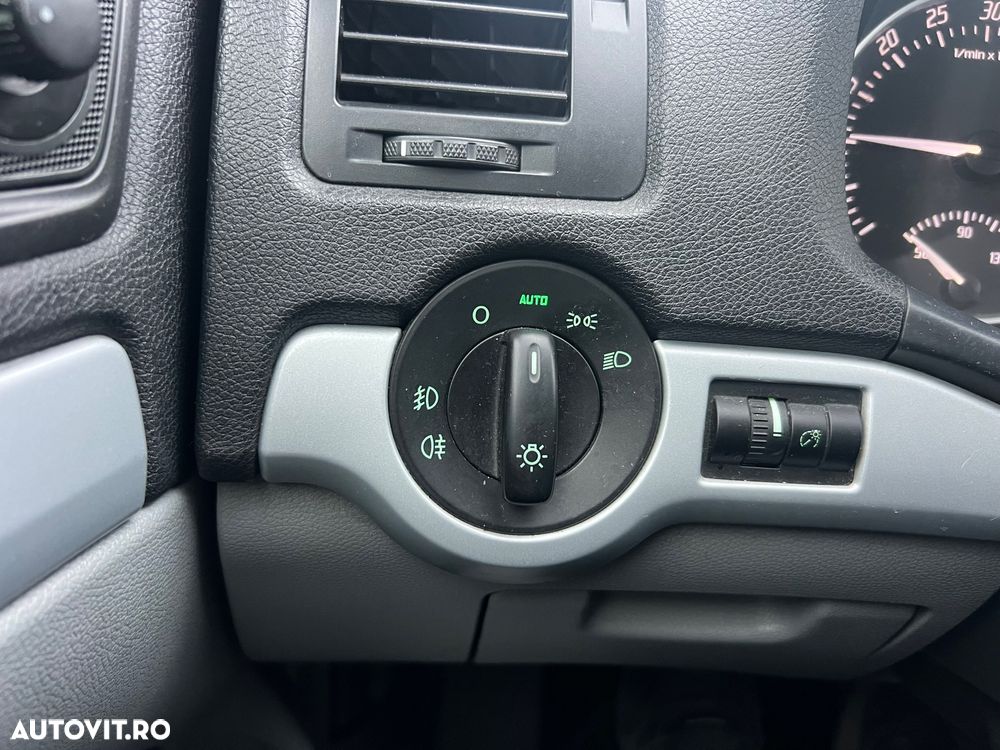 Skoda Octavia Combi 1.6 TDI DPF 4x4 Ambition - 18