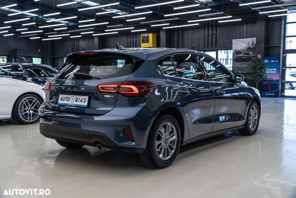 FORD Focus 2022 — imagine 7