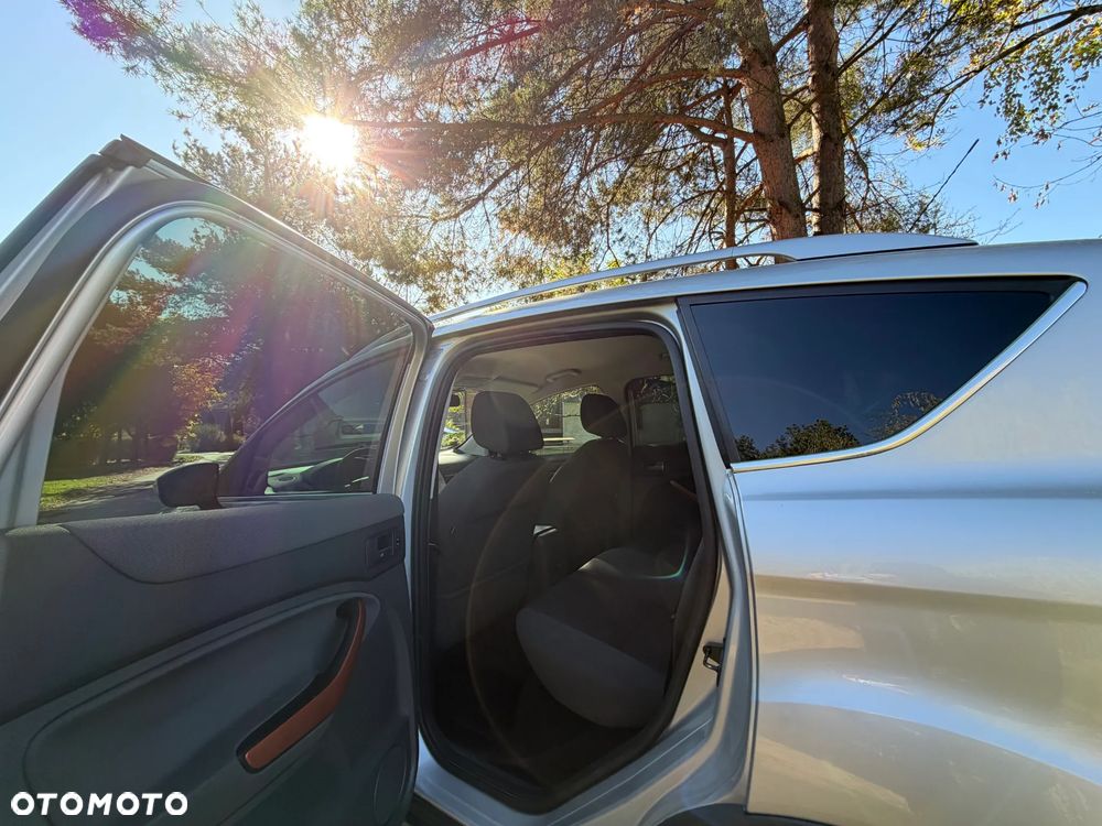 Ford Kuga 2.0 TDCi 2x4 Titanium - 19