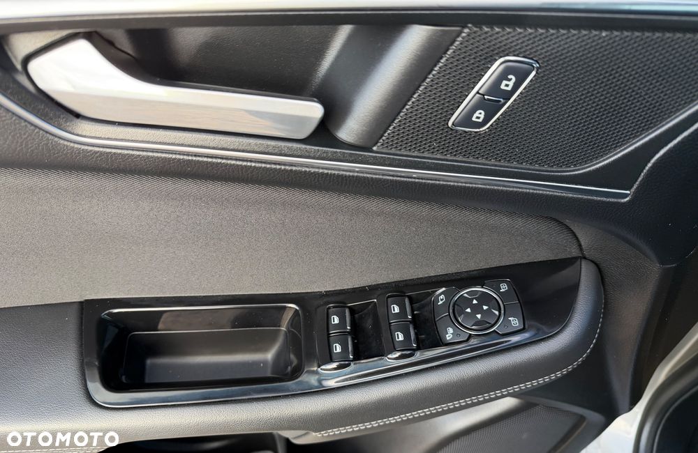 Ford S-Max - 17