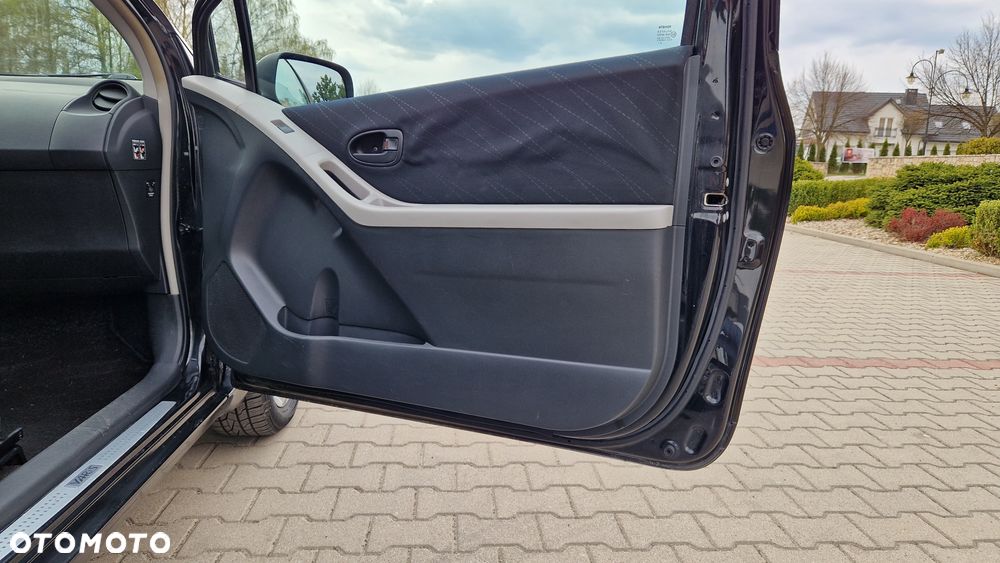 Toyota Yaris 1.0 VVT-i Luna - 17