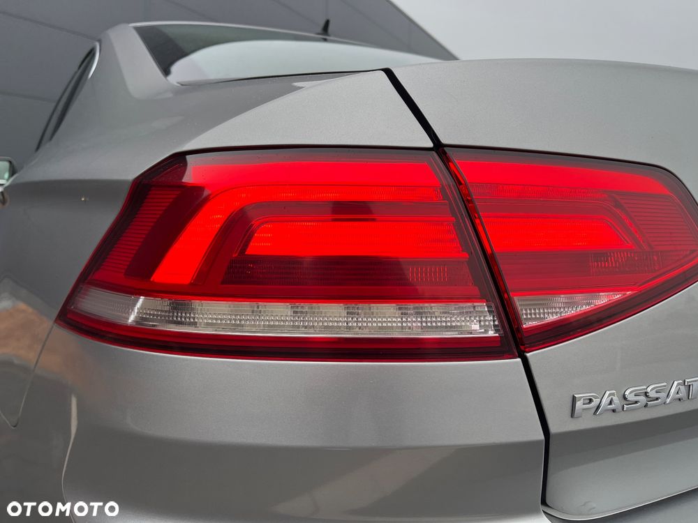Volkswagen Passat 1.6 TDI BMT Comfortline - 9