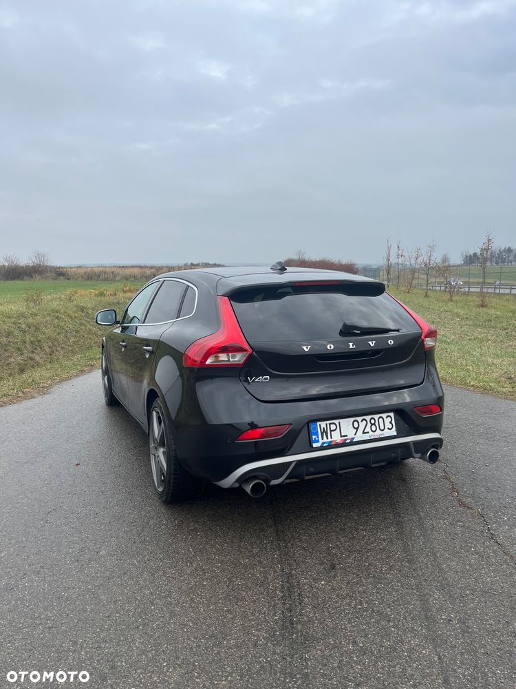 Volvo V40 D2 R-Design - 6