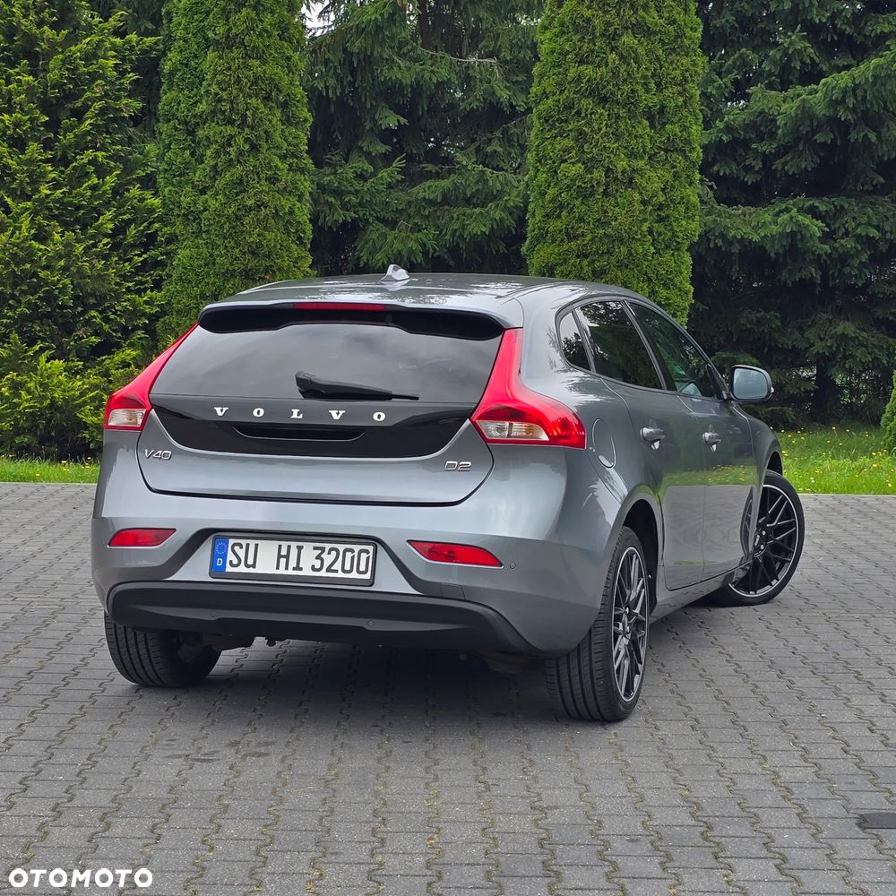 Volvo V40 D2 Drive-E Momentum - 12