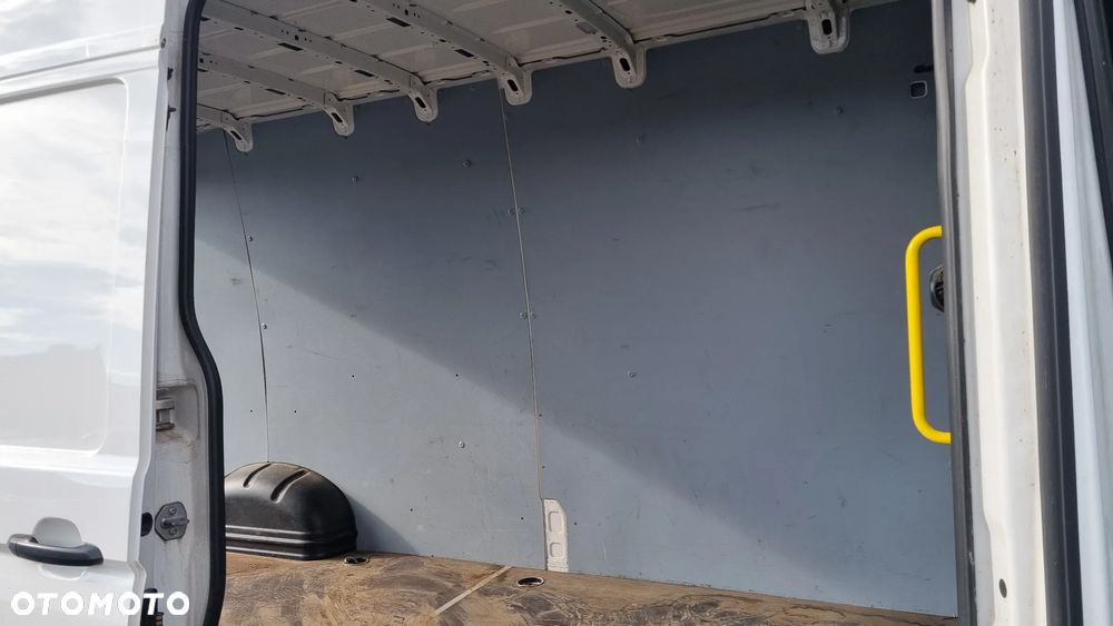 Volkswagen CRAFTER - 11