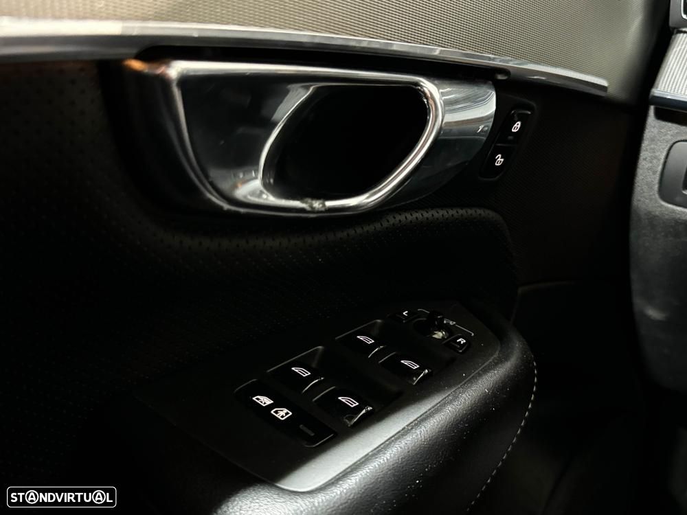 Volvo XC 90 2.0 D4 R-Design - 47