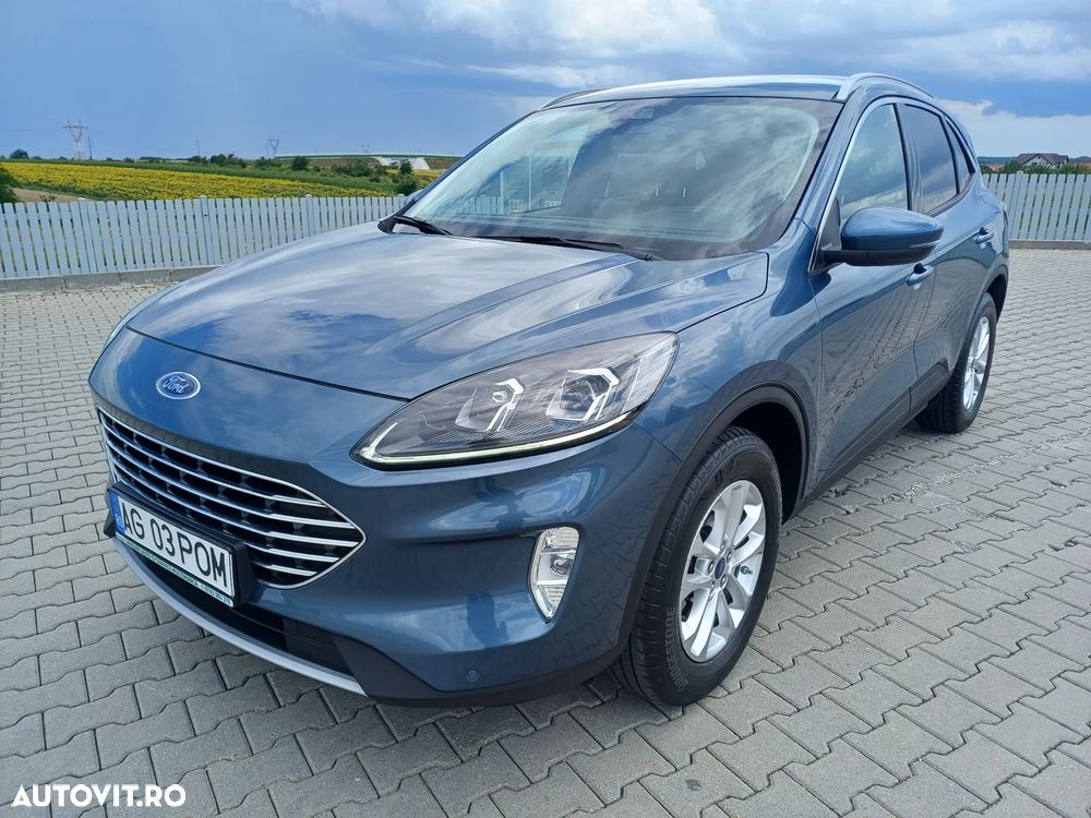 FORD Kuga 2023 — imagine 2