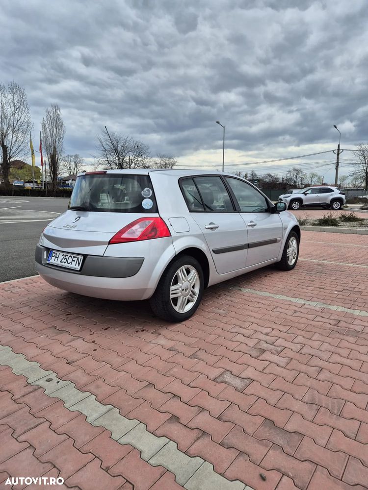 Renault Megane 1.6 Privilege - 4