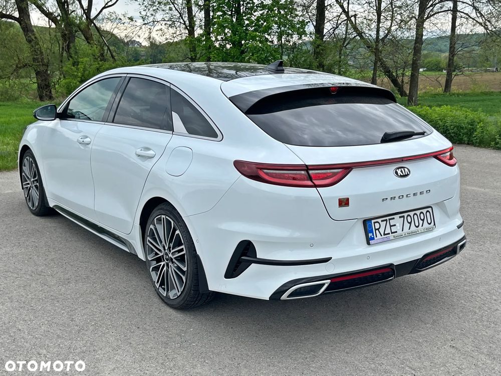 Kia ProCeed - 10