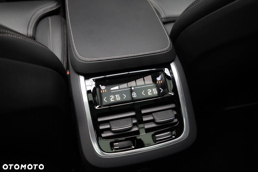 Volvo XC 90 T8 AWD Recharge Ultimate Dark - 33