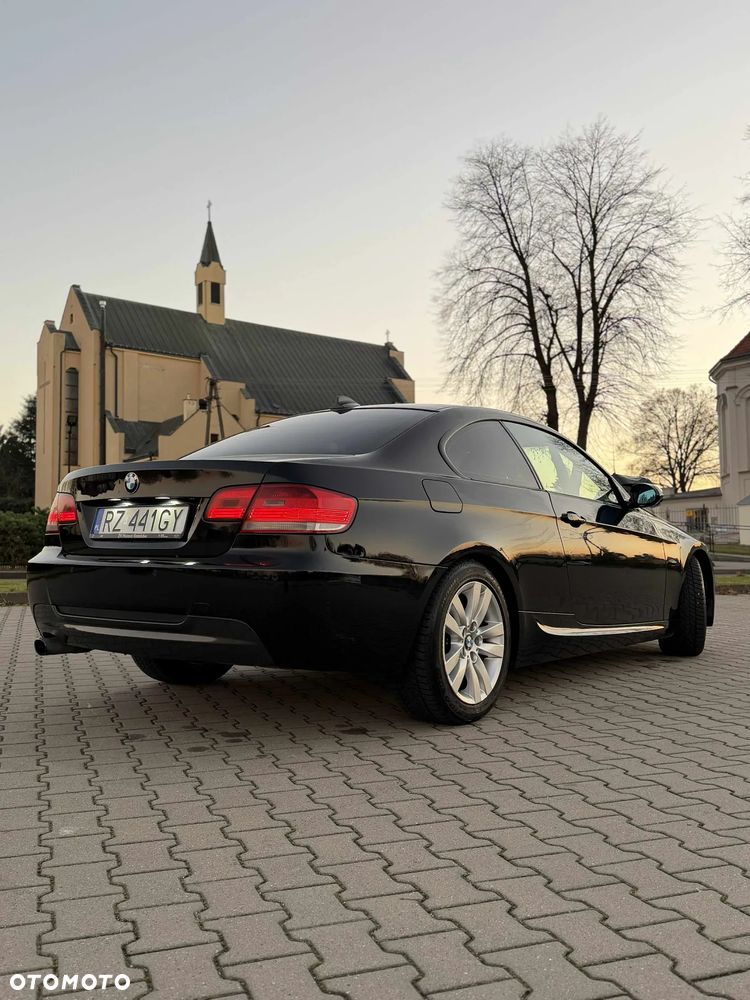 BMW Seria 3 320d DPF Edition Fleet Sport - 4