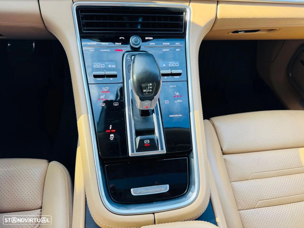 Porsche Panamera Sport Turismo 4 E-Hybrid - 48