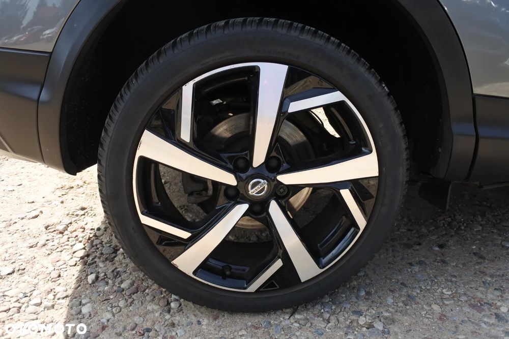 Nissan Qashqai 1.2 DIG-T Xtronic TEKNA+ - 35