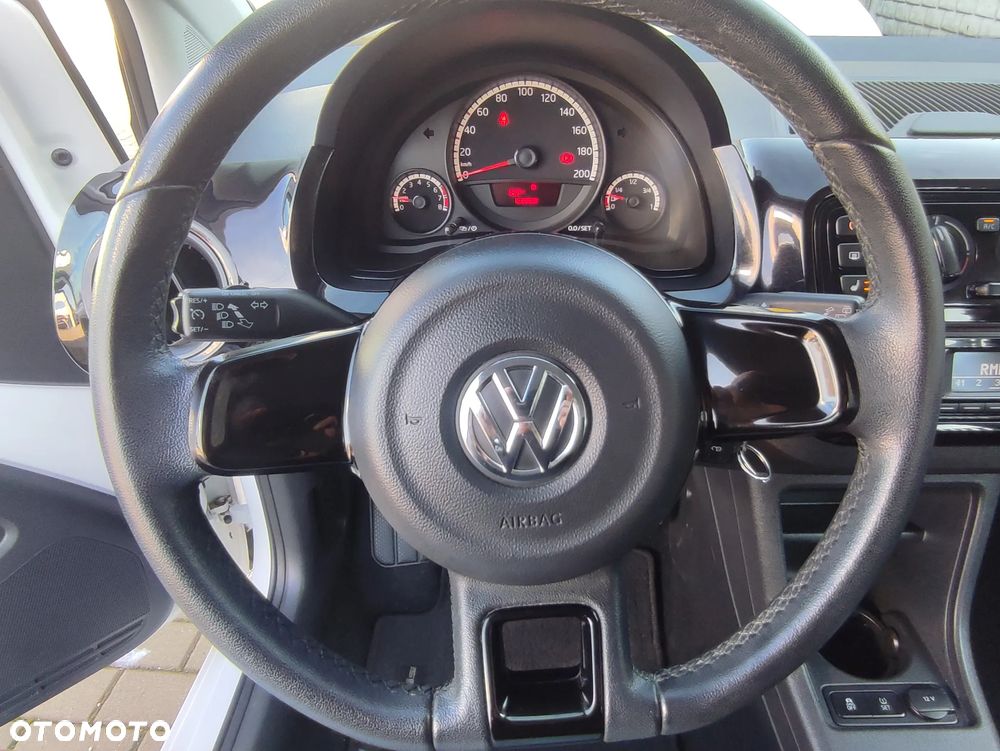 Volkswagen up! (BlueMotion Technology) high - 17