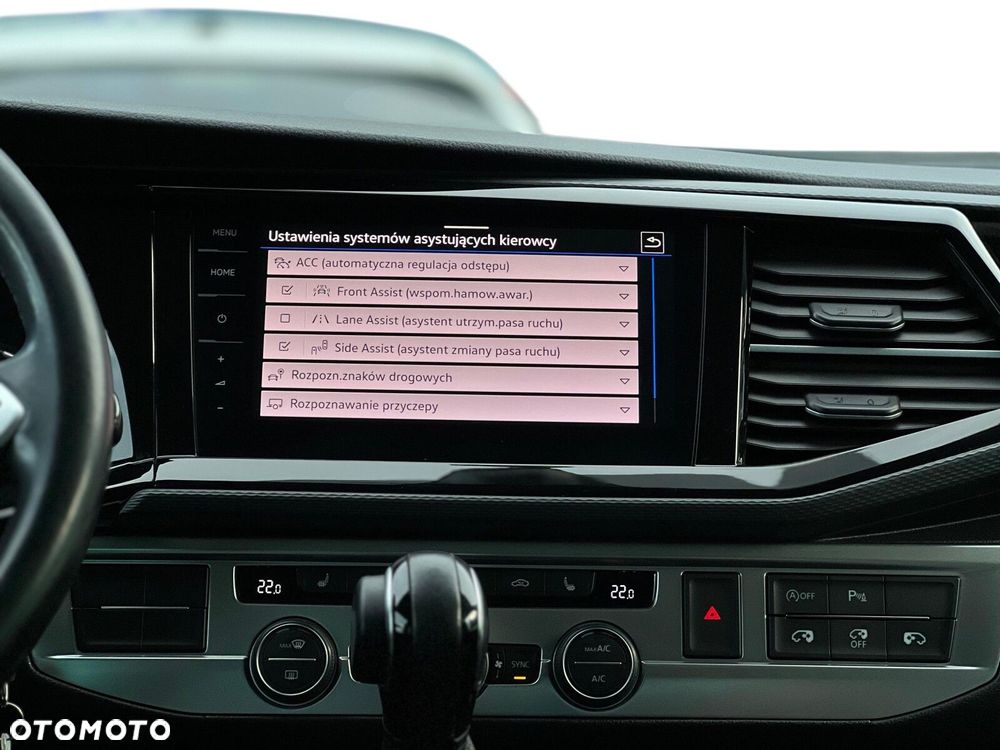 Volkswagen Multivan - 32