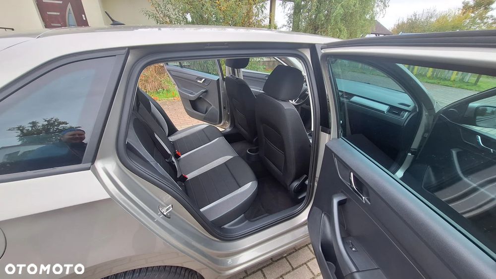 Skoda RAPID Spaceback 1.2 TSI Edition - 15