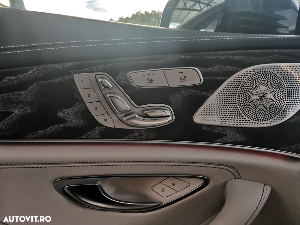 Mercedes-Benz CLS - 6