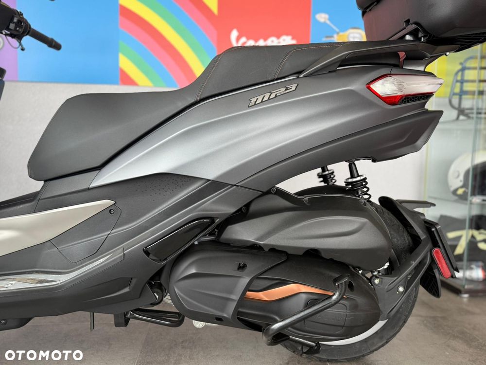 Piaggio MP-3 - 6