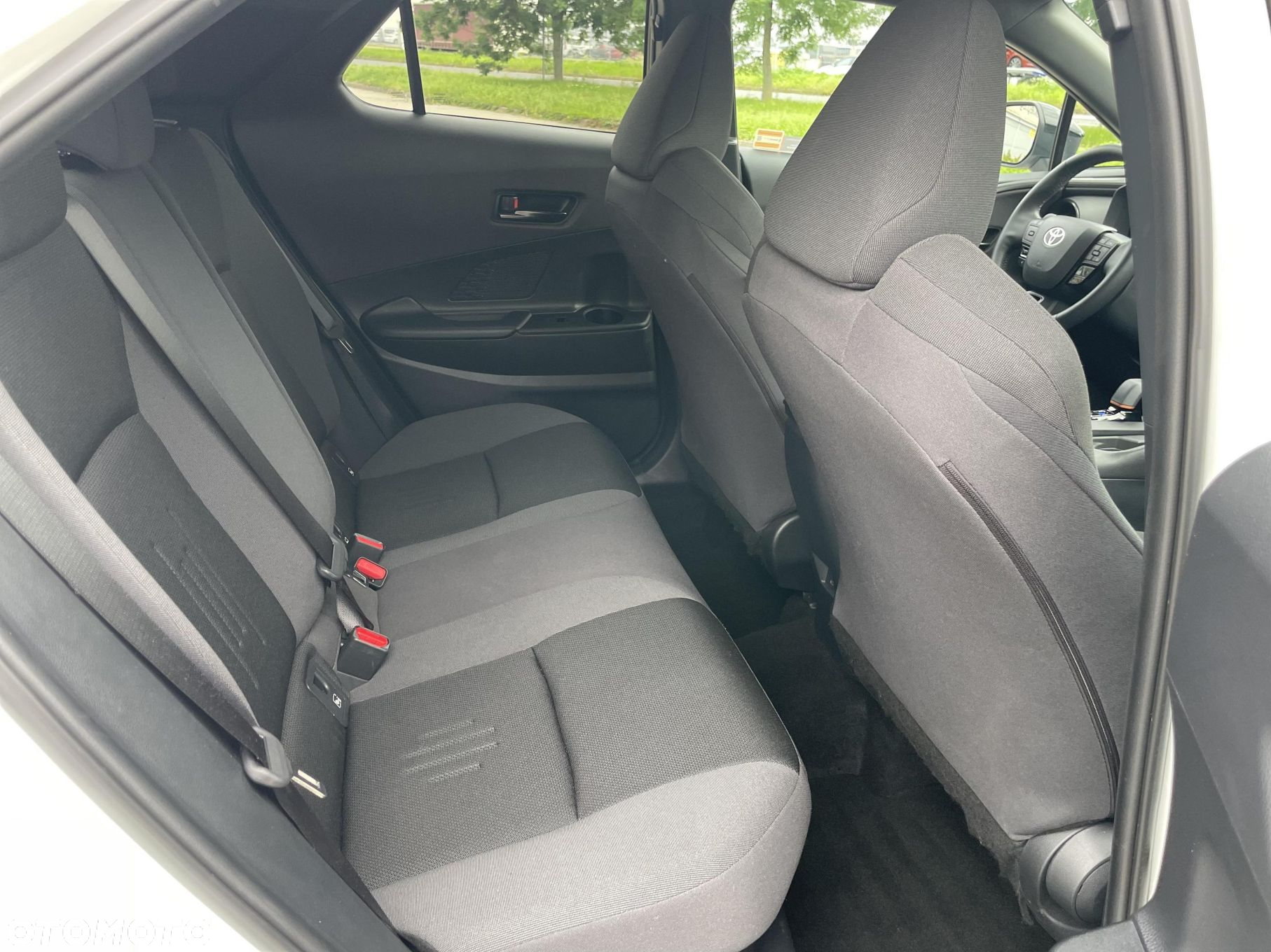 Toyota C-HR - 10