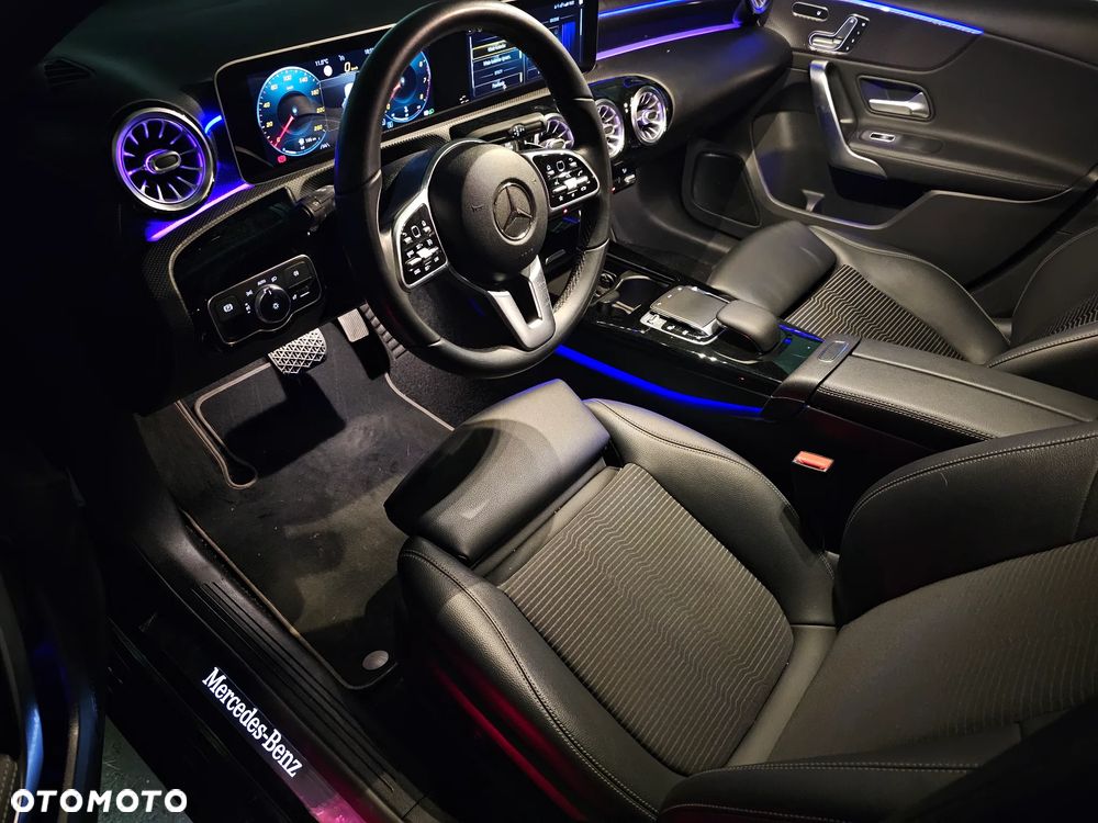 Mercedes-Benz Klasa A 220 4-Matic Progressive 7G-DCT - 11