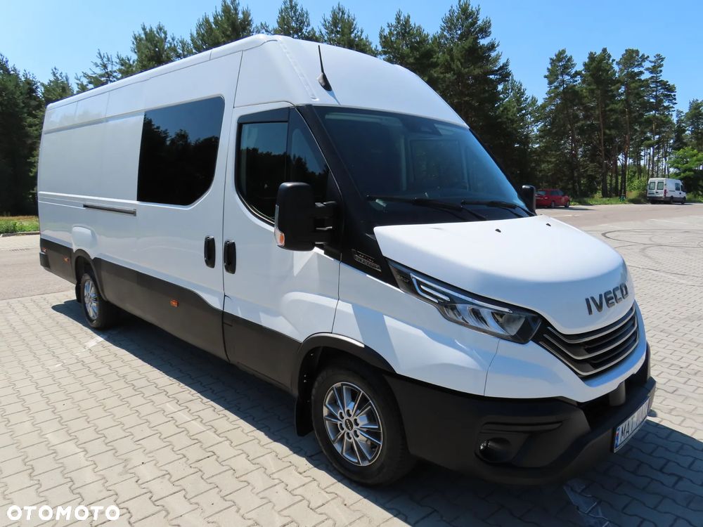 Iveco DAILY 35S18 DOKA Dubel Brygadowy MIXTO 7-Mio Os.+812 Kg Ład. POWER 3.0 HPI 180 KM Hi-Matic Automat L4H2 Rozstaw Osi 4100 mm WZMACNIANY FULL OPCJA Wyposażenia Gwarancja Fabryczna HAK 3500 KG Stan Auta Jak Z Salonu NOWY - 9