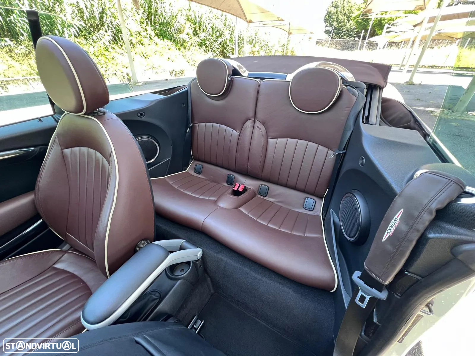 MINI Cabrio John Cooper Works - 33