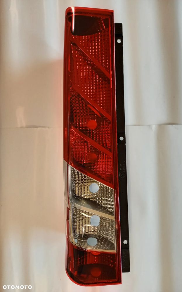LAMPA TYLNA IVECO DAILY 14-  NOWA - 1