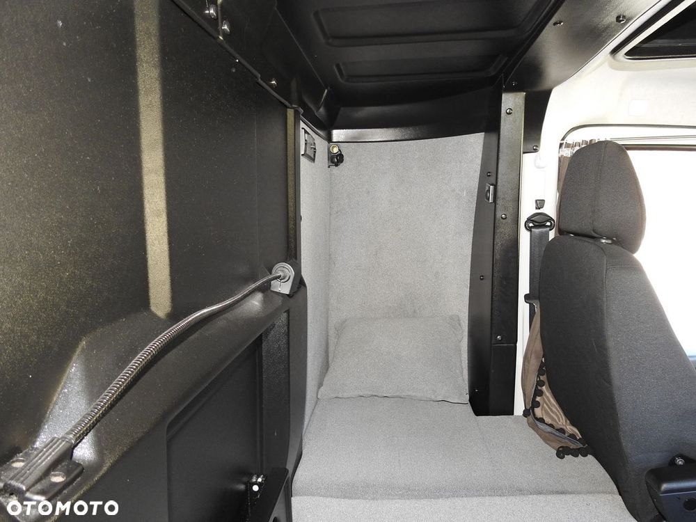 Iveco DAILY 70C18 KONTENER WINDA 14 PALET WEBASTO TEMPOMAT NAWIGACJA LEDY BLIŹNIACZE KOŁA KLIMATYZACJA  180KM - 39