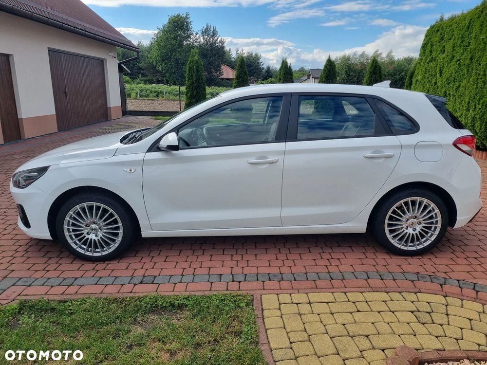 Hyundai i30 1.5 DPI Classic + - 11
