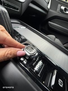 Volvo XC 60 B5 B AWD R-Design - 29